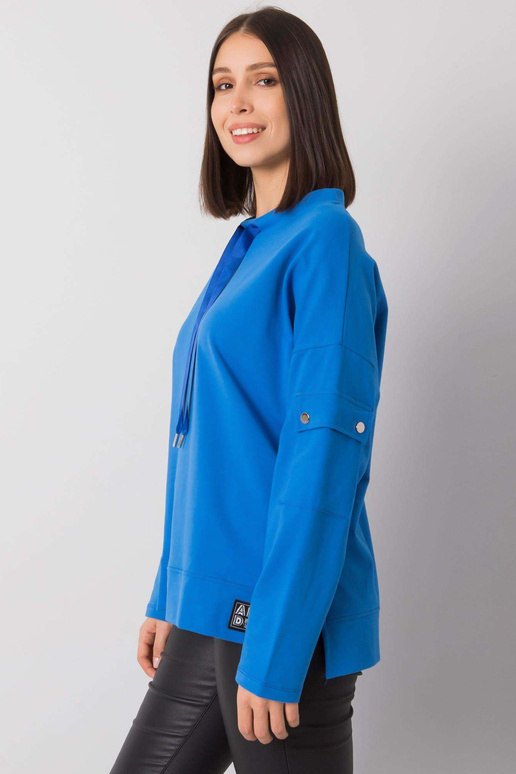 Sinine pluss suuruses pluus...