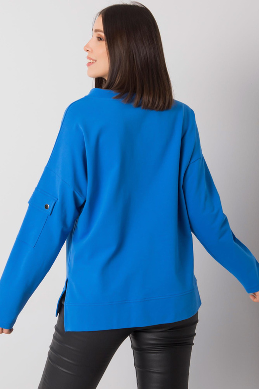 Sinine pluss suuruses pluus...