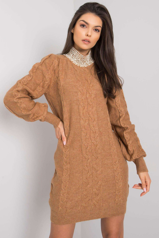 Kaameli kootud kleit aplikatsiooniga...