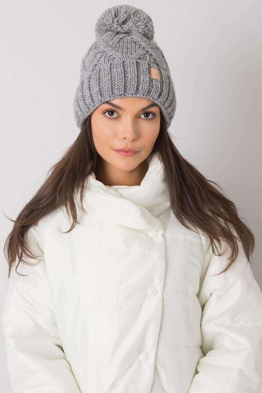 Hall pompooniga talvemüts