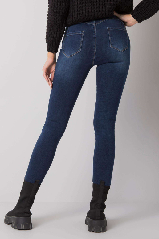 Tumesinised sobivad kõrge vöökohaga...