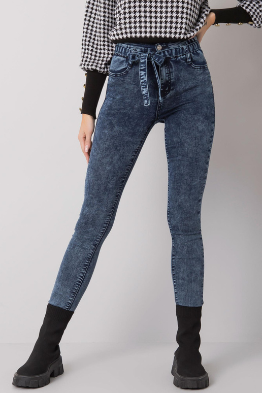 Sinised teksapüksid Lexingtoni köitega