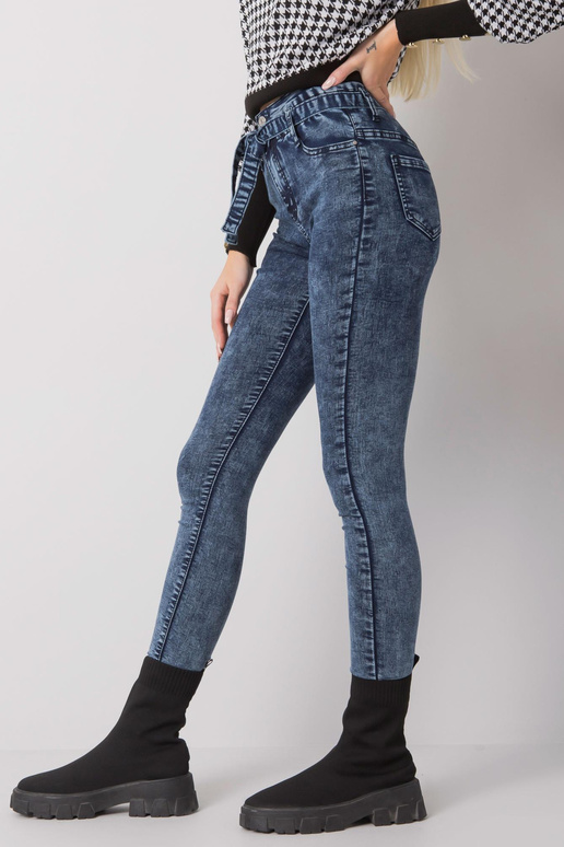 Sinised teksapüksid Lexingtoni köitega