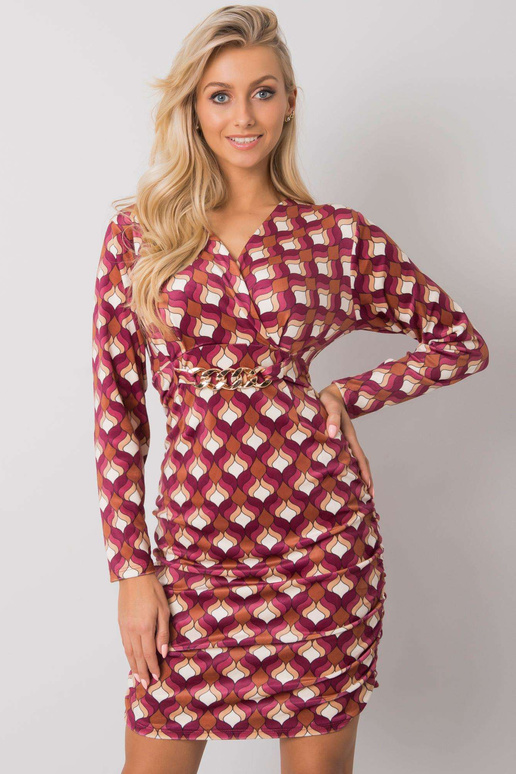 Määrdunud roosa veluurkleit Montilla...