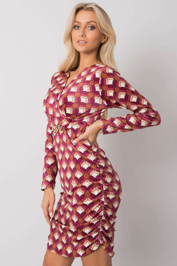 Määrdunud roosa veluurkleit... 2