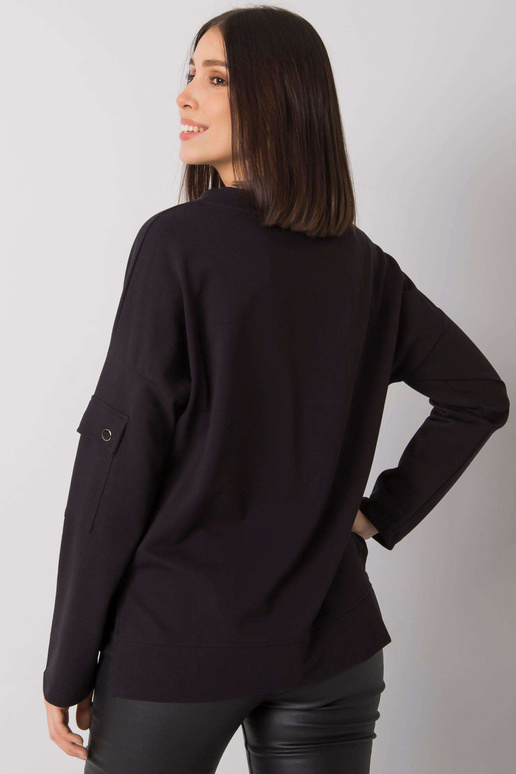 Must pluss suuruses pluus...