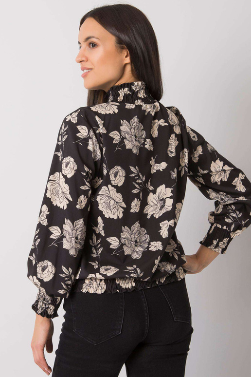 Must ja beež lilledega pluus firmalt...