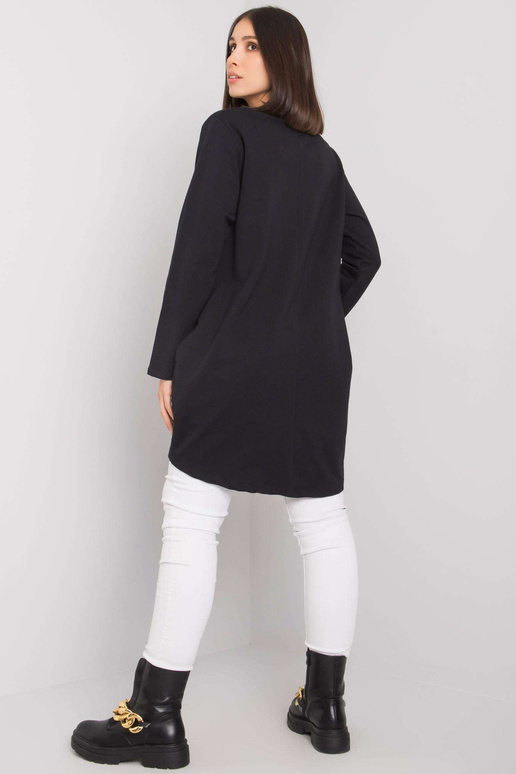 Must pluss suuruses Alexiah taskutega...