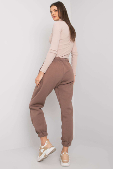 Pruunid puuvillased...