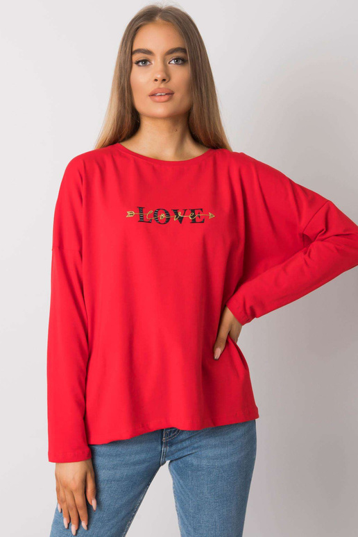 Punane pikkade varrukatega pluus...