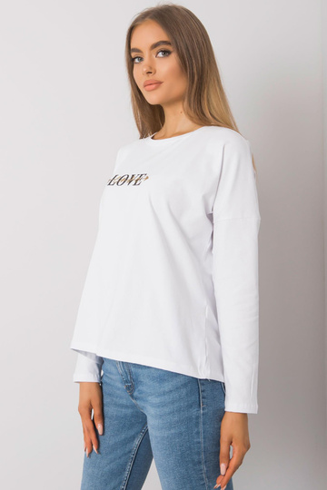 Valge pikkade varrukatega...