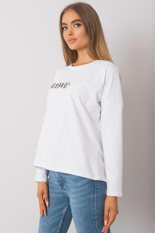 Valge pikkade varrukatega pluus...