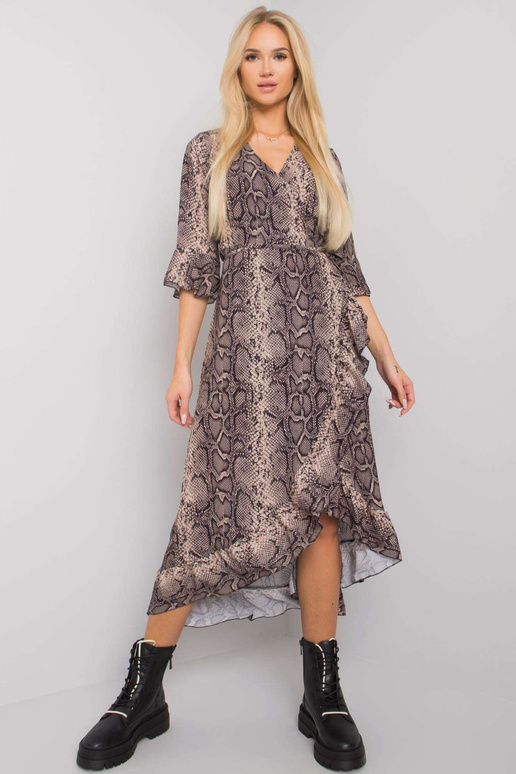 Must ja beež volangiga kleit...