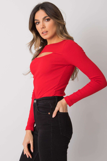 Punane väljalõikega pluus... 2