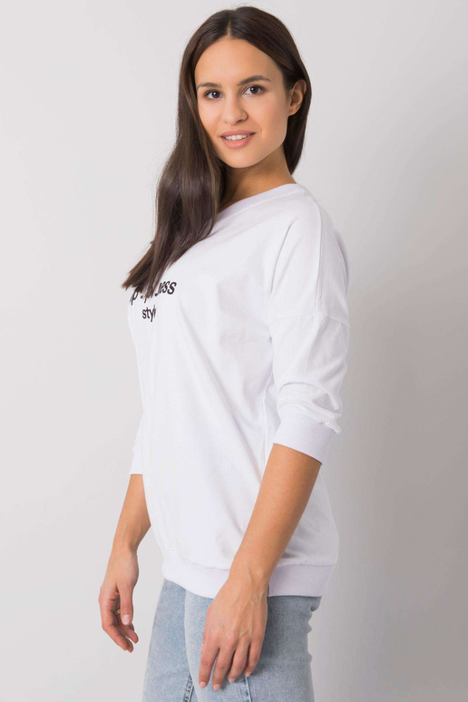 Valge dressipluus kirjaga Jolanda RUE...