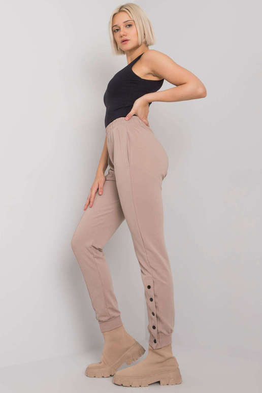 Tumebeežid nööpidega dressipüksid...