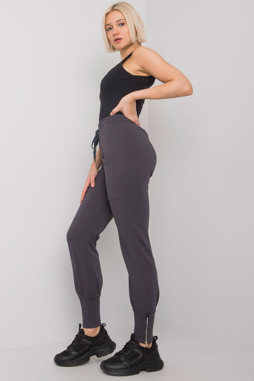 Grafiidist lukuga dressipüksid Cindy... Grafiidist lukuga dressipüksid Cindy...