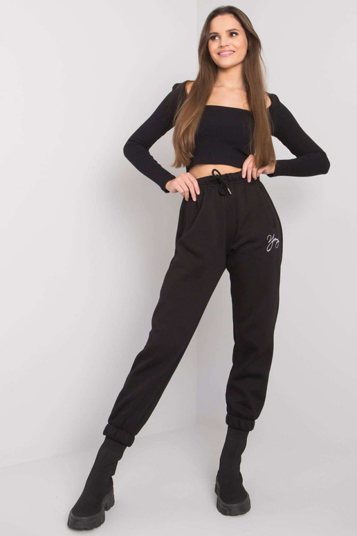 Mustad dressipüksid Lily kirjaga