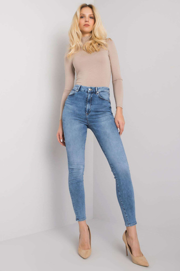 Helesinised kitsad teksad... 2