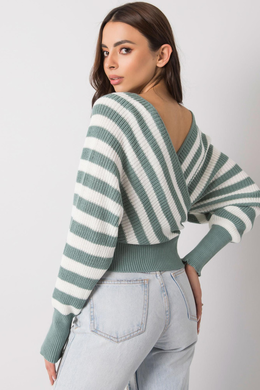 Mündi ja valge triibuline kampsun...