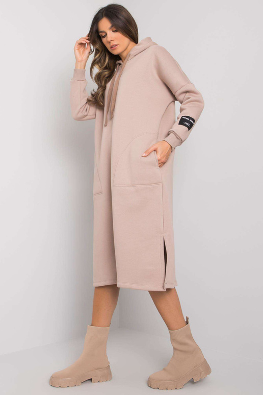 Tumebeež taskutega dressipluus...