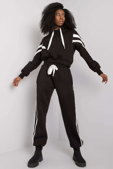 Must vabaaja komplekt Stacy...