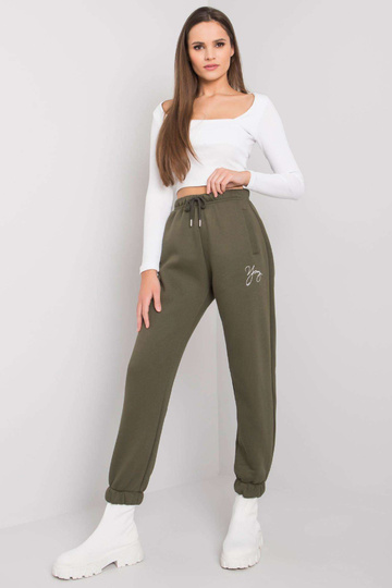 Selged khakivärvi... 2