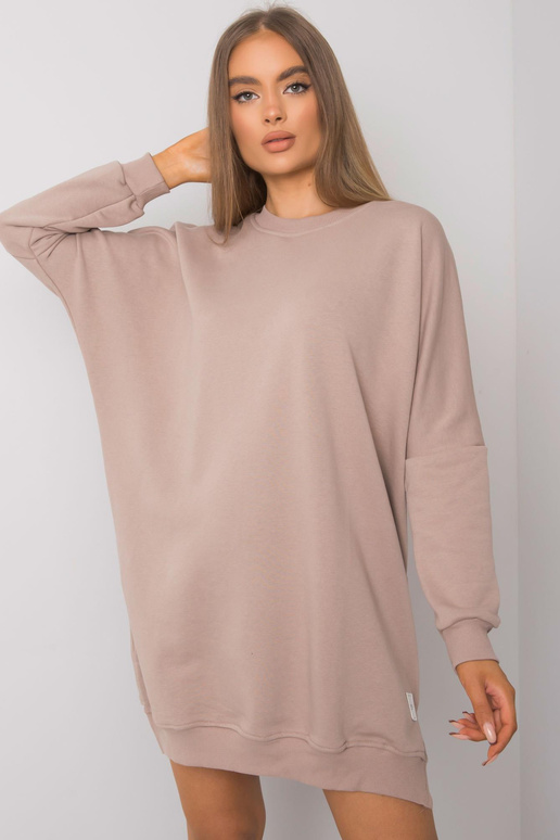 Tumebeež pikkade varrukatega...