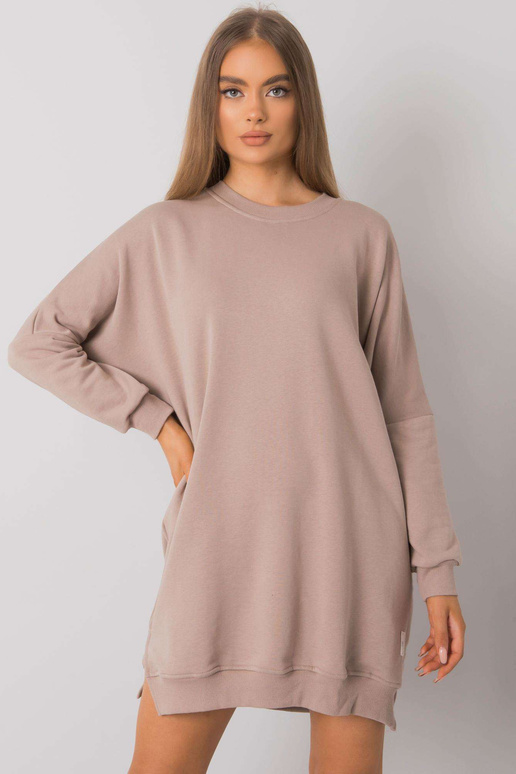 Tumebeež pikkade varrukatega...