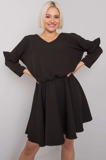 Must võlvikutega kleit... 2