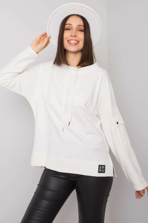 Ecru pluss suuruses pluus...