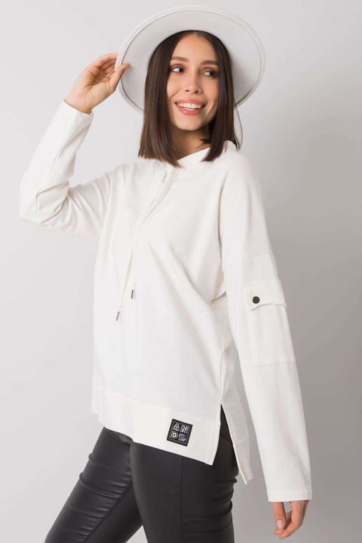 Ecru pluss suuruses pluus...