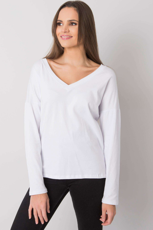 Valge naiste pikkade varrukatega...