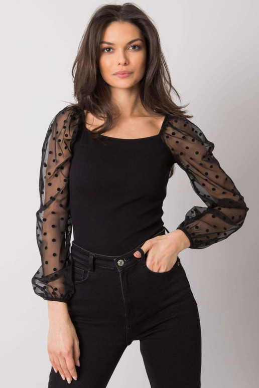 Must dekoratiivsete varrukatega pluus...