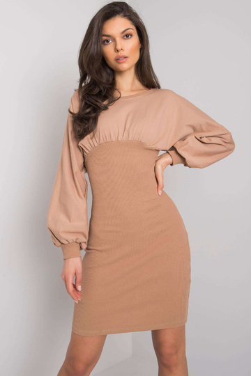 Kaameliga liibuv kleit... 2