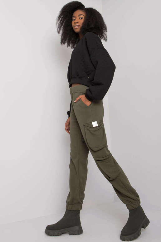 Khakivärvi naiste taskutega...