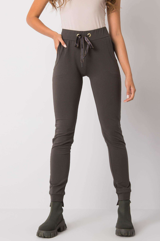 Davina tumedad khakivärvi puuvillased...