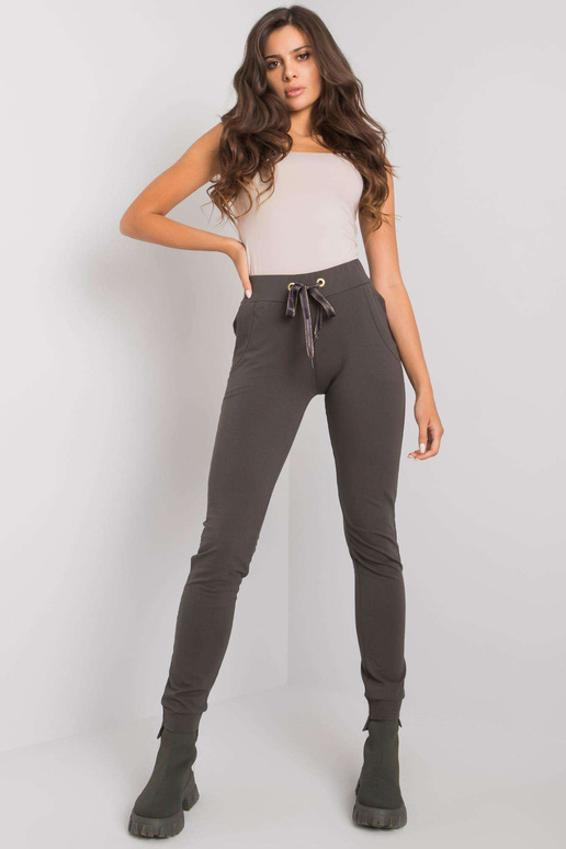 Davina tumedad khakivärvi puuvillased...