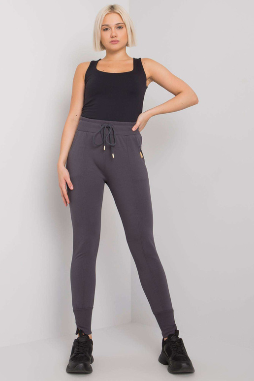 Grafiidist taskutega dressipüksid... Grafiidist taskutega dressipüksid...