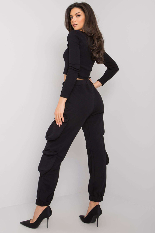 Mustad naiste dressipüksid taskutega... Mustad naiste dressipüksid taskutega...