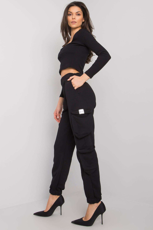 Mustad naiste dressipüksid taskutega... Mustad naiste dressipüksid taskutega...