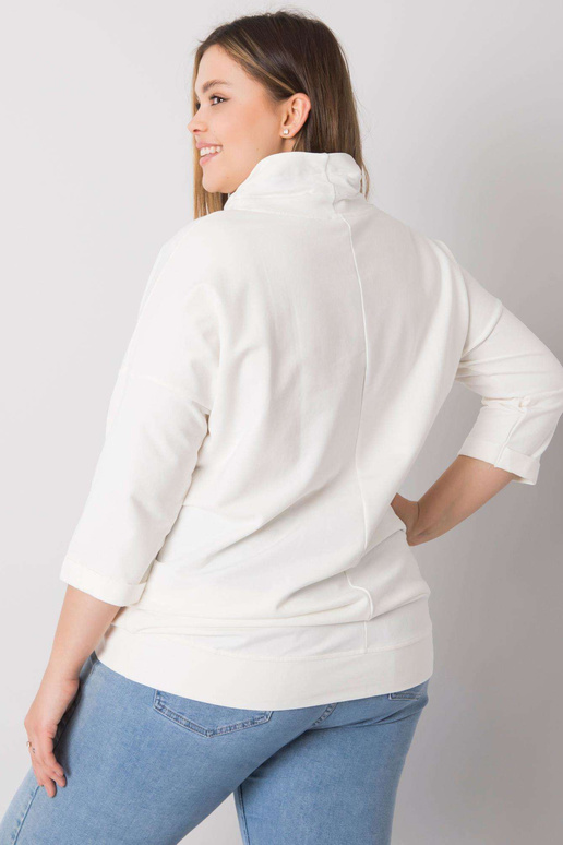 Ecru pluss suuruses pluus...