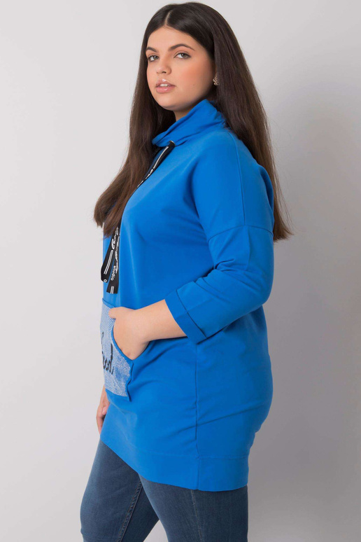 Tumesinine suures suuruses pluus...