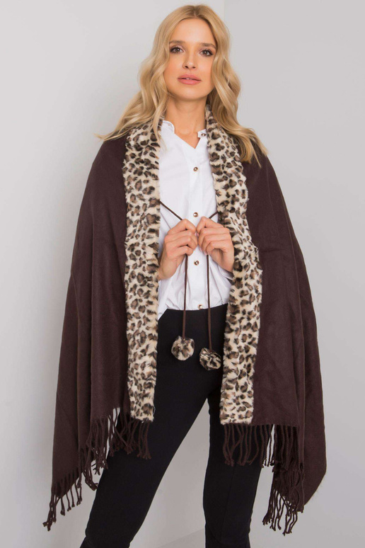 Pruun-beež karusnahaga sall