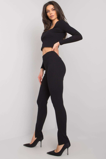 Mustad vabaaja lõhestatud...