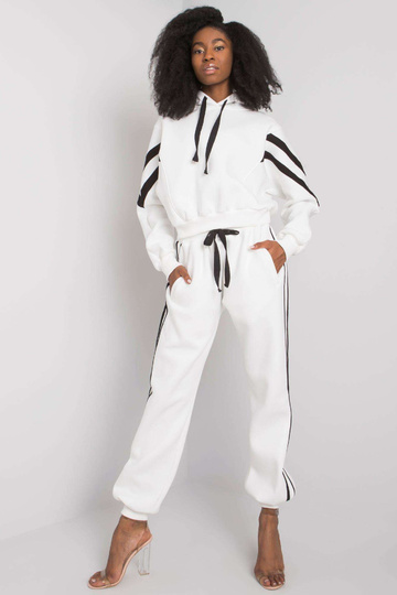 Valge vabaaja komplekt...