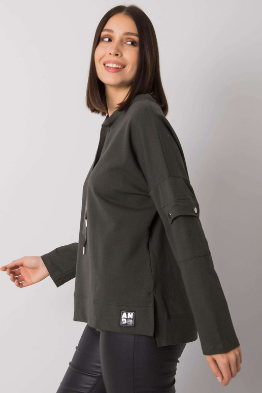 Tume khakivärvi pluss suuruses pluus...