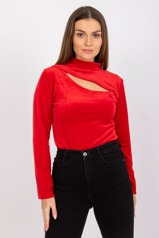 Punane veluurpluus väljalõikega...