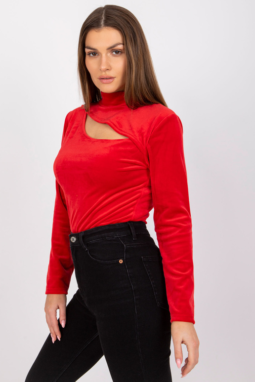 Punane veluurpluus väljalõikega...