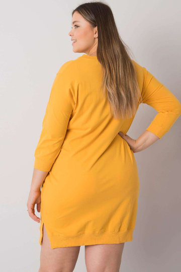 Kollane suures suuruses...